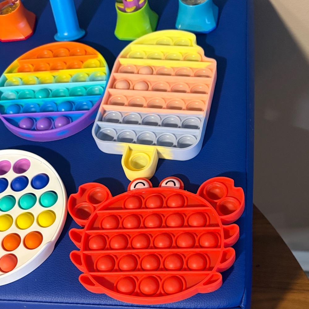 Vibrant Learning Toy Set with Mirror and Pop Fidget - Picture 3 of 8